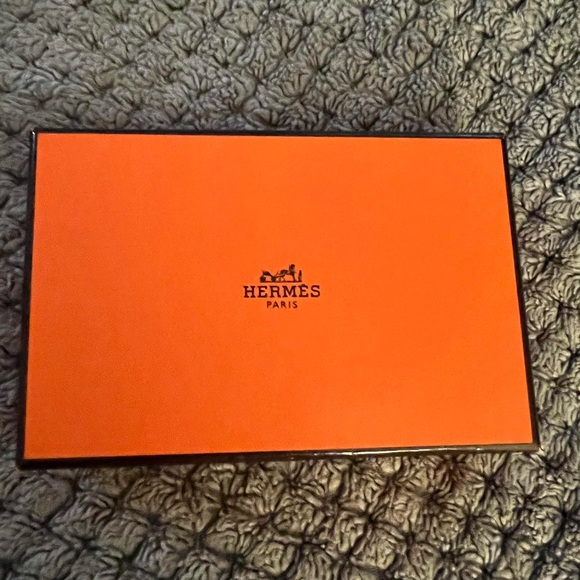 (SOLD) Hermes calvi card holder - Picture 11 of 11